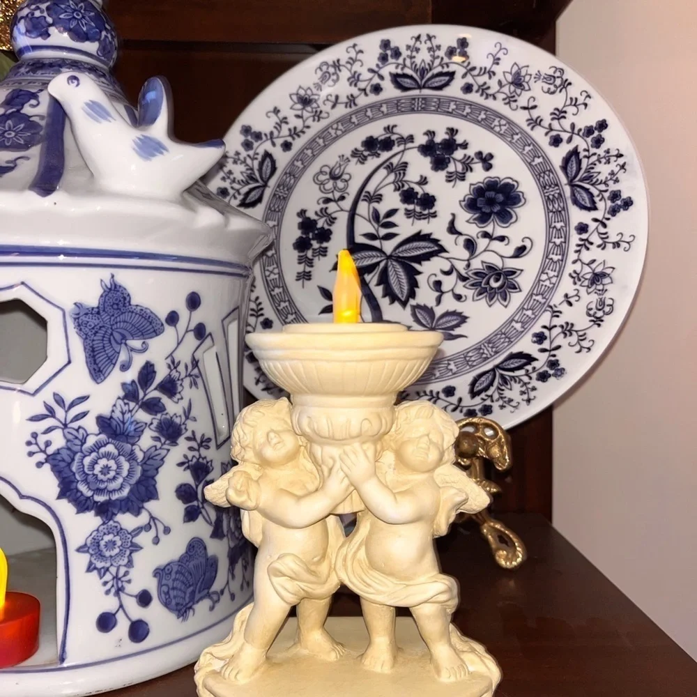 Vintage cherubs Angeles candle holder